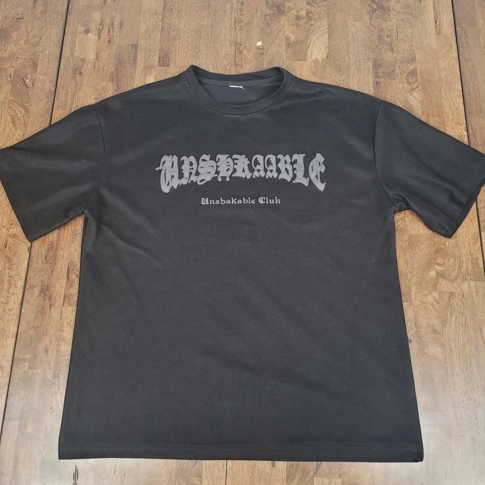 Unshakable Club Men's Graphic T Shirt Size Large